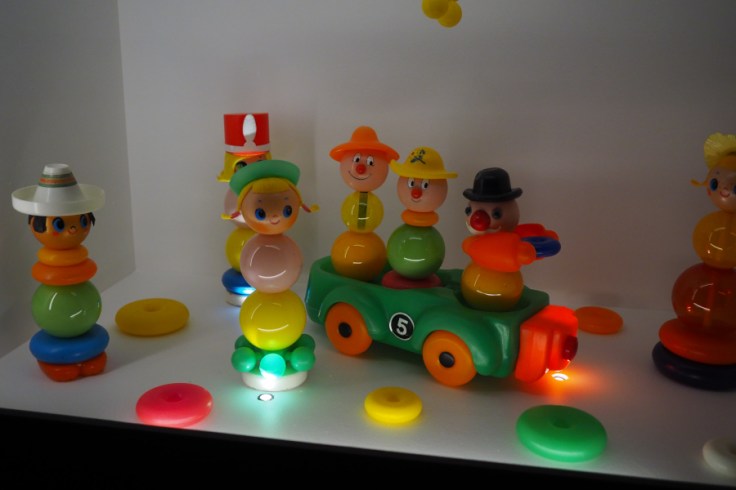 Bonhommes ronds et clowns en boules de Meisenthal opaques